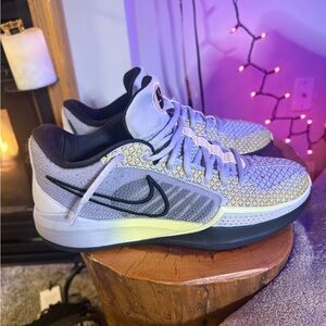 Nike Black and Gray Patterned Sneakers